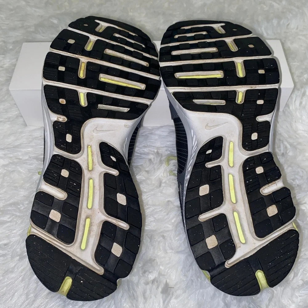 Nike Women’s Size 7.5 US Anodyne DS Flywire Running Shoes Gray Green - Picture 5 of 5